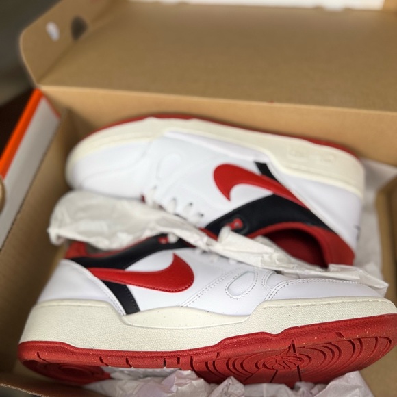 Nike White and Red Sneakers Classic Leather Design men’s size 9 - Picture 8 of 9